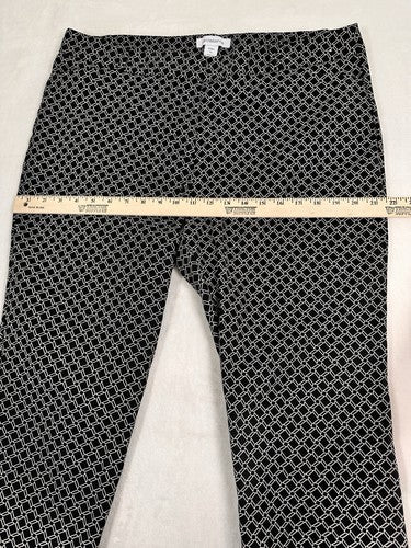 Liz Claiborne Emma Ankle Pants Size 16 Black White Geometric Print Womens