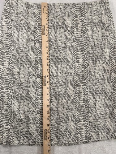 Ann Taylor Skirt Gray A-Line Straight Pencil Snakeskin Print Knee Length