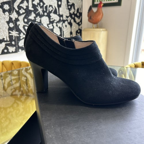 Life Stride Shoes 7.5 Black Bootie Heels Faux Suede Side Zip Womens