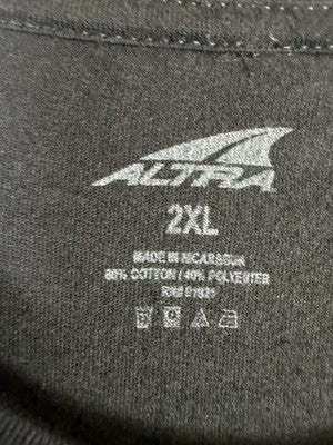 Altra Running T Shirt Mens 2XL Black Short Sleeve Stay Out There Crew Neck Tee