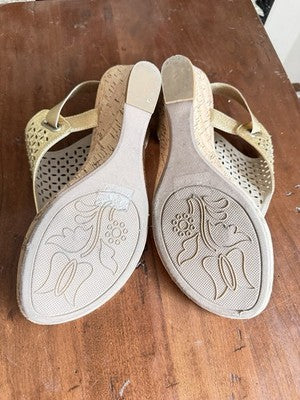 White Mountain Sandals 11 Womens Wedges Slip On Shoes Gold Arnette