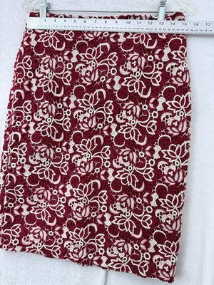 Talbots Skirt Size 4 Red White Floral Crochet Pencil Knee Length Red White