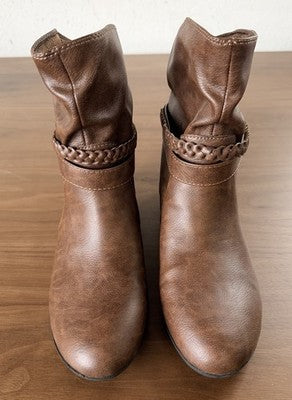American Eagle Shoes 9.5 Women Booties Brown