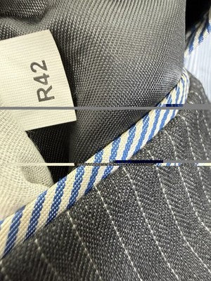 Tommy Hilfiger Mens Suit Jacket 42R Gray Pinstripe 100% Wool Blazer Sport Coat