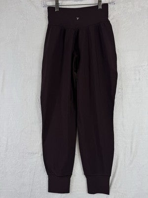 Old Navy Powersoft Leggings XS Petite Burgundy Womens XSP High Rise Joggers