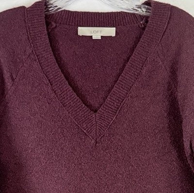 Ann Taylor Loft Sweater Medium Wool Blend Burgundy V Neck Pullover Tops Women