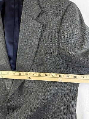 Jos A Bank Blazer 39R 100% Silk Gray Herringbone Windowpane Plaid Mens Jacket