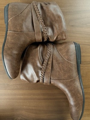 American Eagle Shoes 9.5 Women Booties Brown