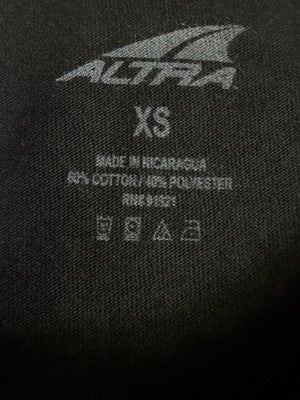 Altra Running T Shirt Mens XS Black Short Sleeve Stay Out There Crew Neck Tee