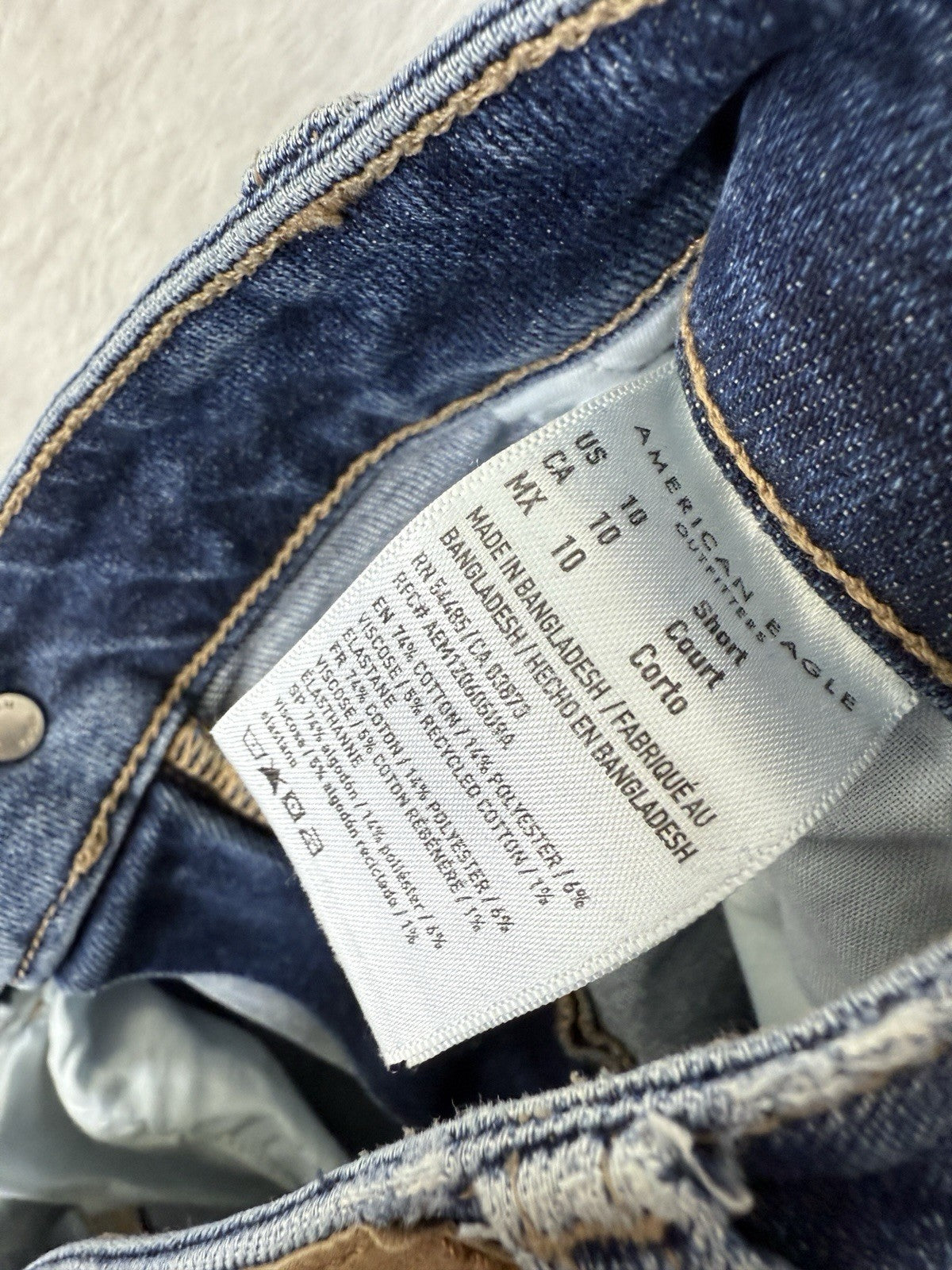 American Eagle Mom Jeans 10 Short Womens High Rise Blue