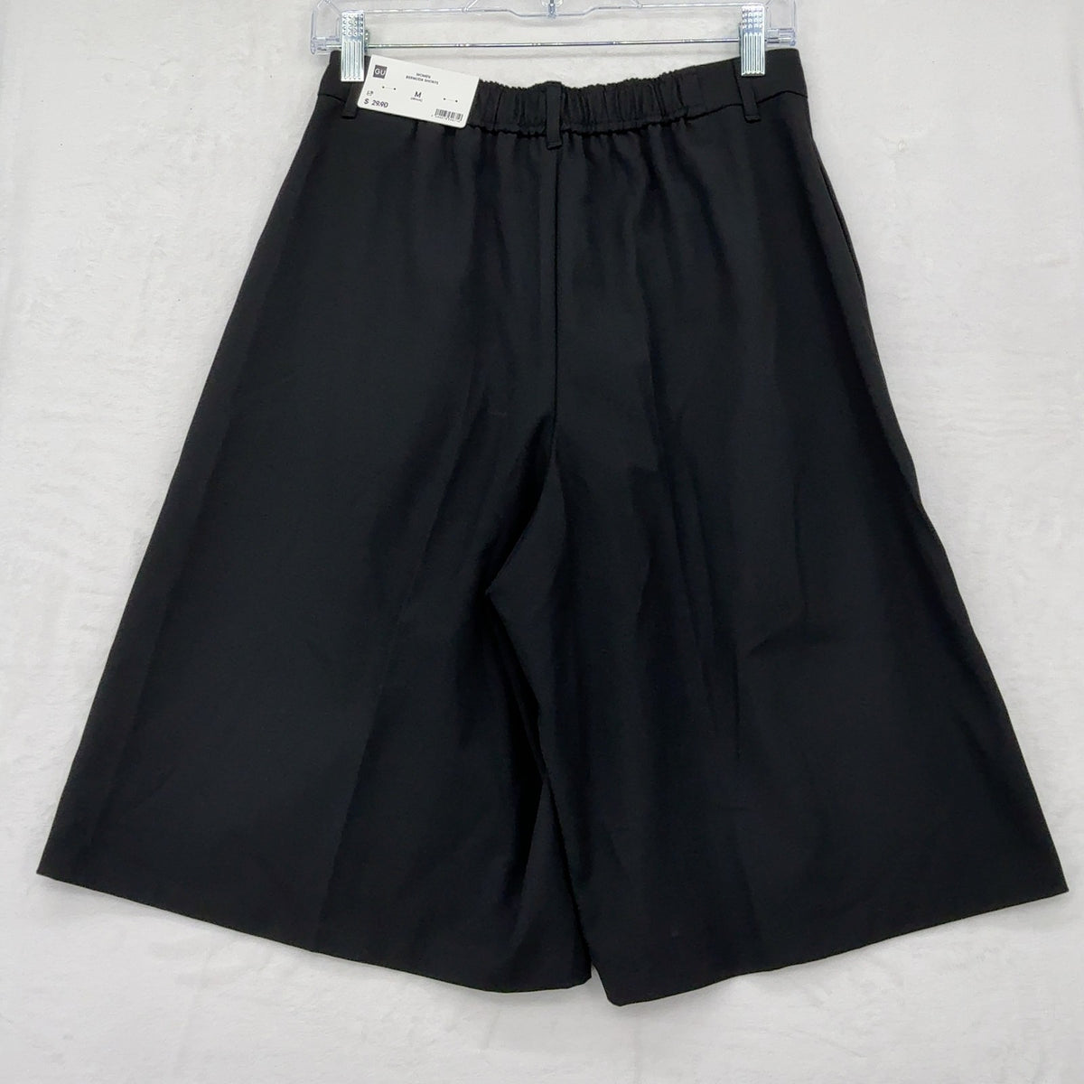 GU Uniqlo Wide Leg Bermuda Shorts M Medium Womens Black Pleated Hipster New NWT