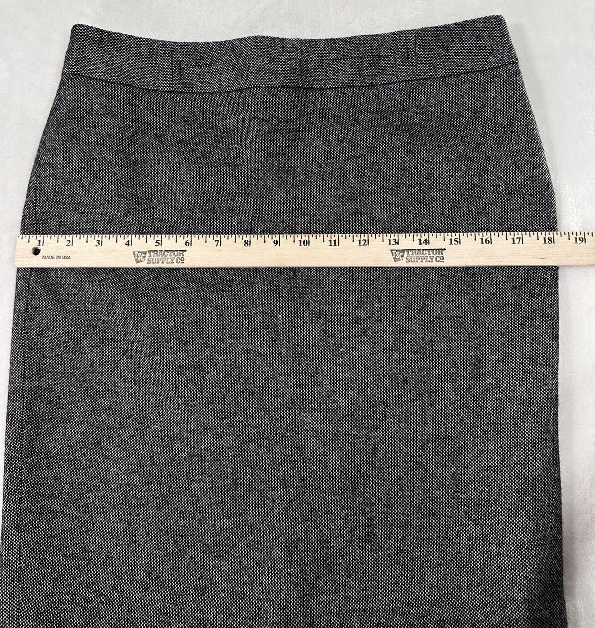 Ann Taylor Skirt Size 4 Petite 4P Wool Blend Black Tweed Pencil Knee Length