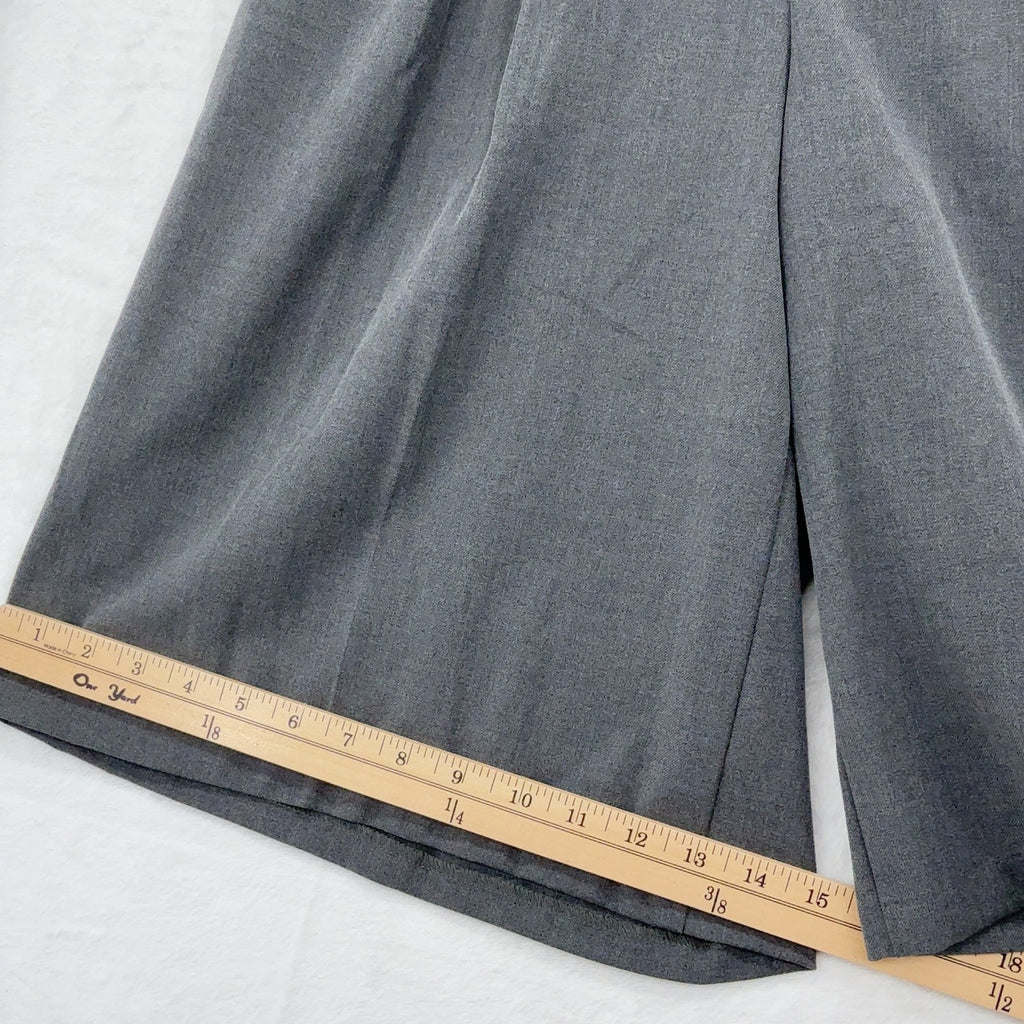 GU Uniqlo Bermuda Shorts Medium Womens Gray Wide Leg Culottes Hipster New NWT