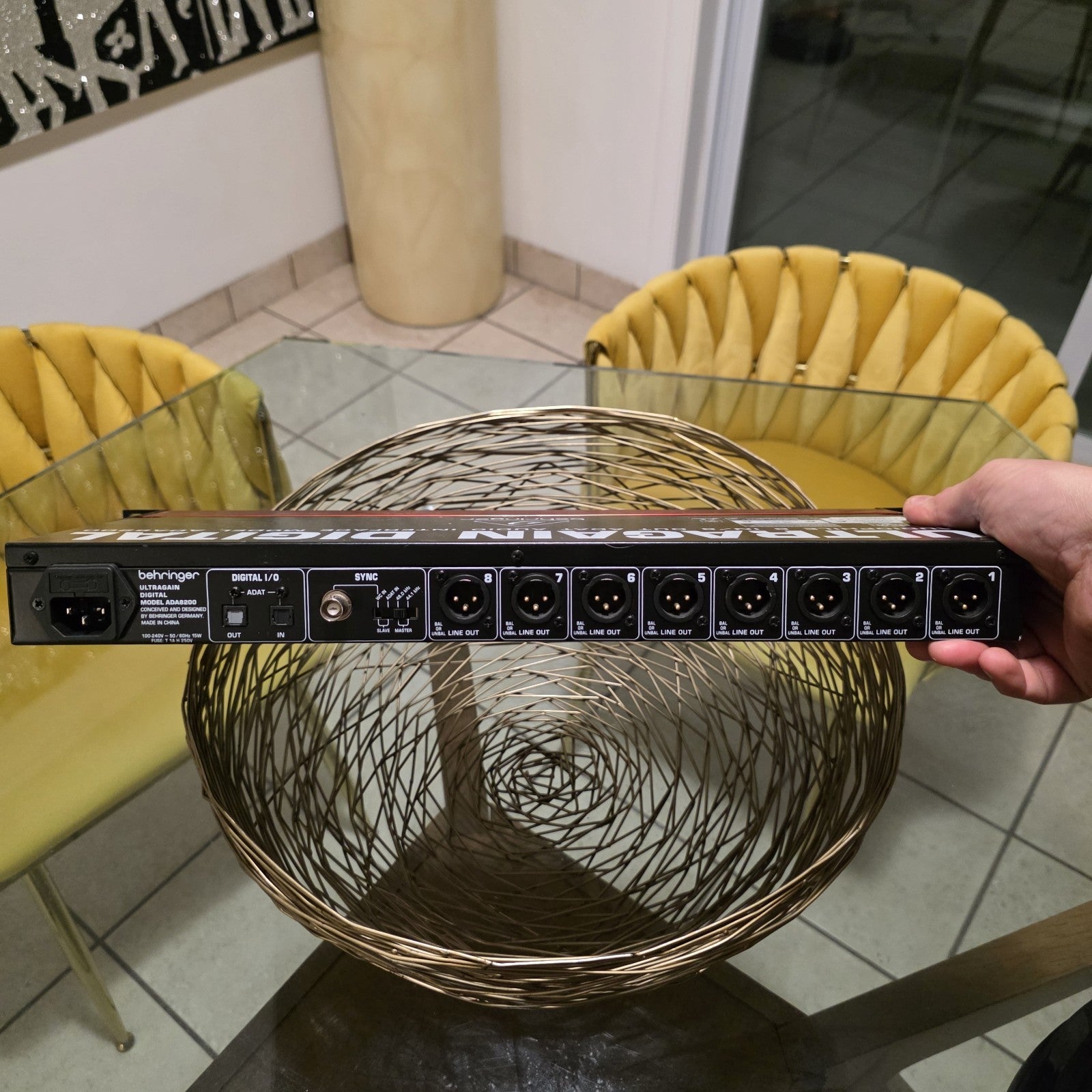 Behringer ULTRAGAIN DIGITAL AUDIOPHILE 8 IN/8 OUT ADAT AUDIO MODEL ADA8200 Inter