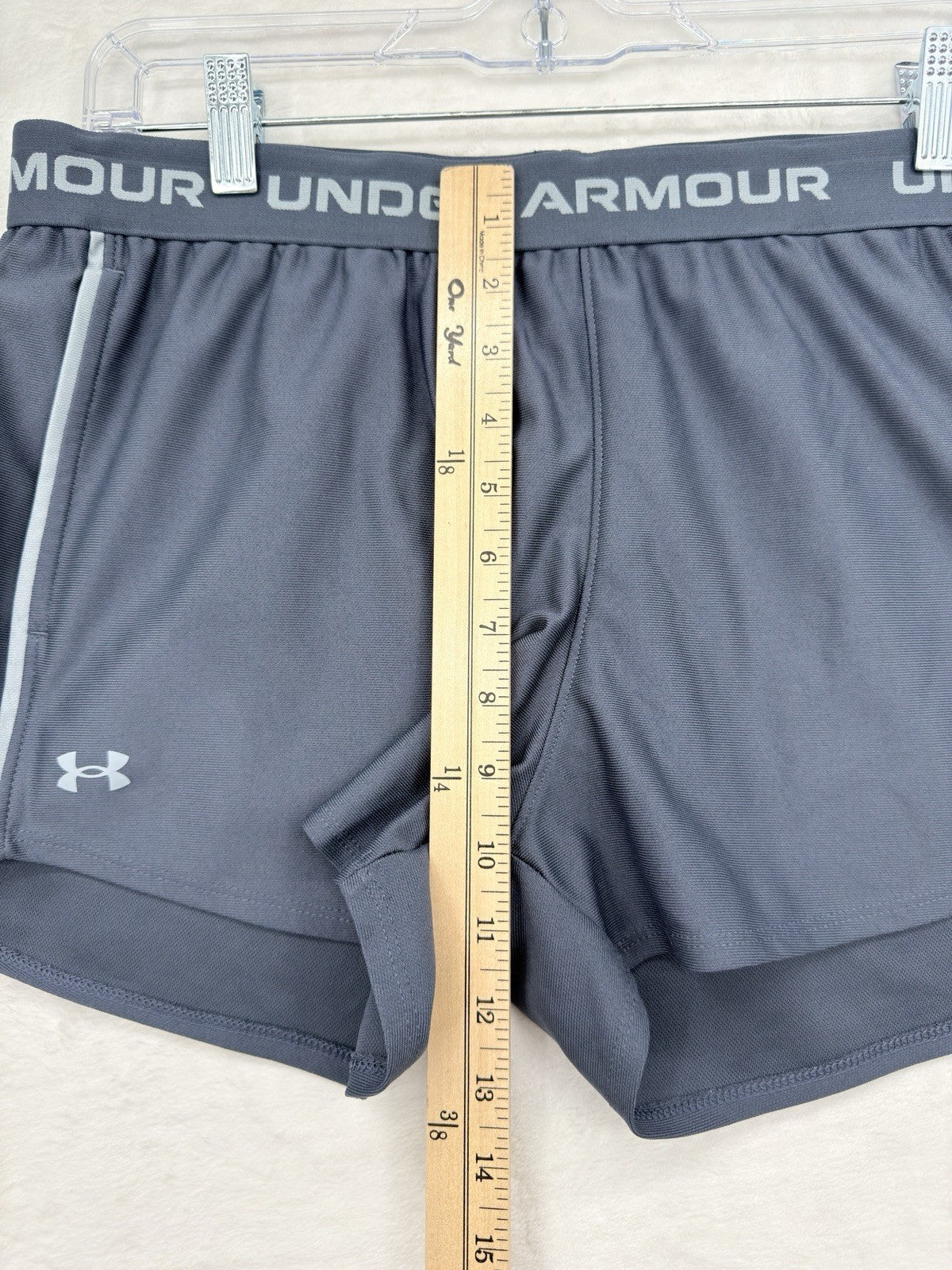 Under Armour Women's Shorts Large Tech 3” Play Up Gray Workout Running