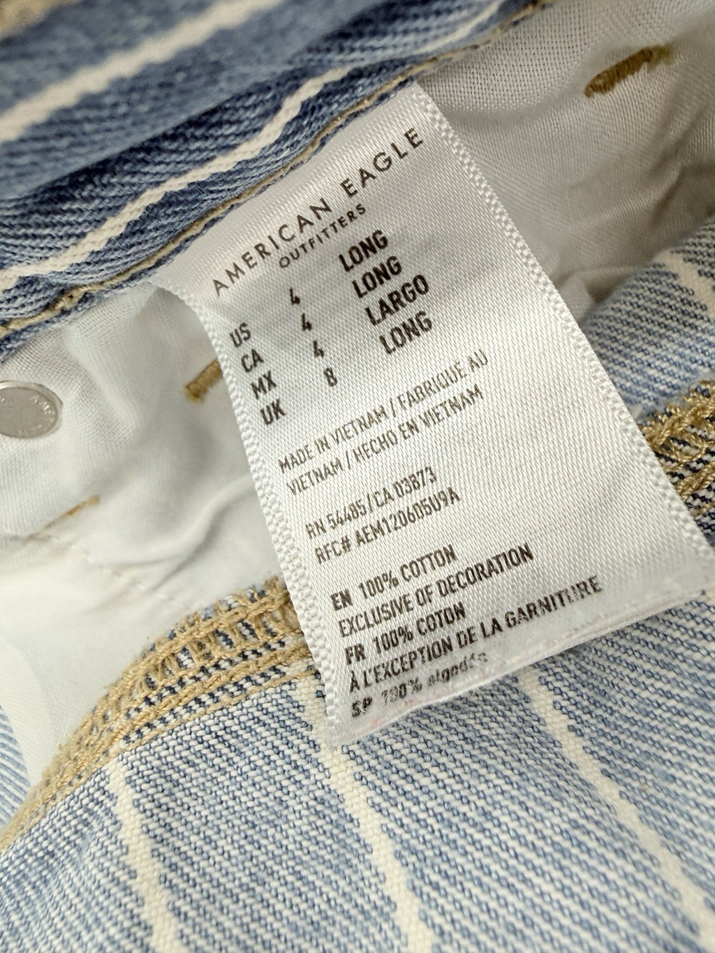 American Eagle Mom Jeans 4 Long Light Blue Wash Pinstripes High Rise Denim Women