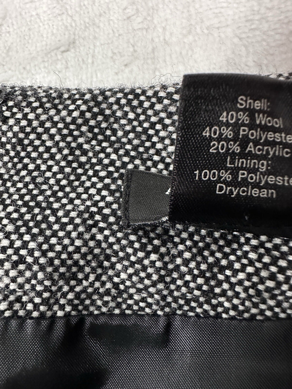 Ann Taylor Skirt Size 4 Petite 4P Wool Blend Black Tweed Pencil Knee Length