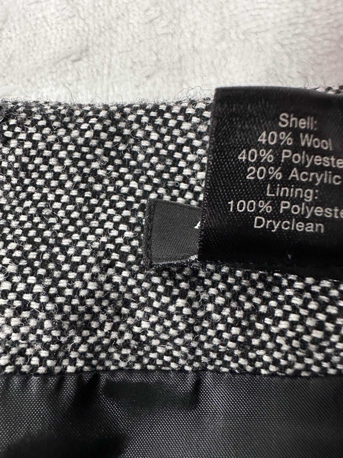 Ann Taylor Skirt Size 4 Petite 4P Wool Blend Black Tweed Pencil Knee Length