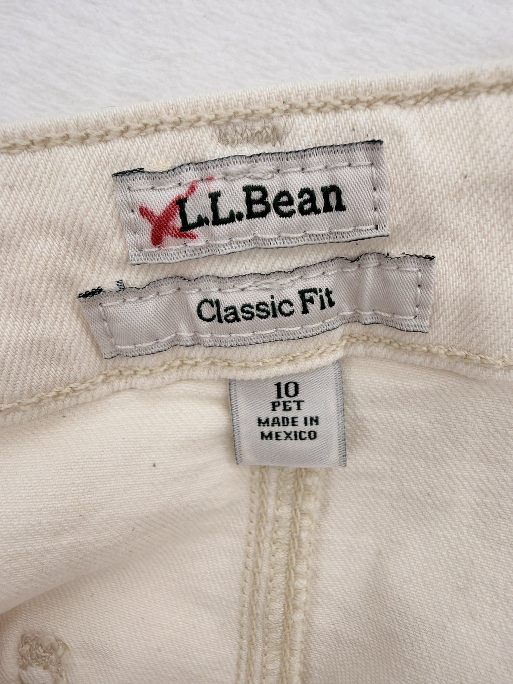 LL Bean Jeans 10 Petite Straight Leg Natural Classic Fit Womens