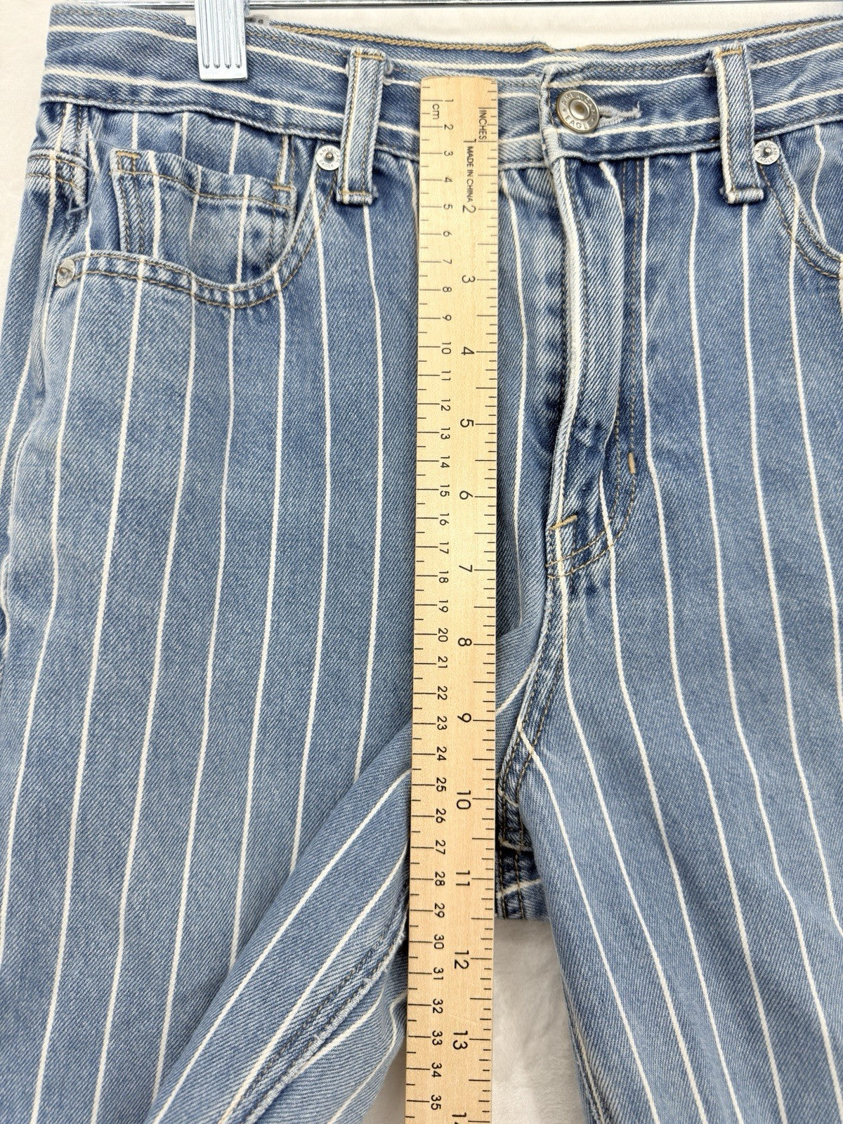 American Eagle Mom Jeans 4 Long Light Blue Wash Pinstripes High Rise Denim Women