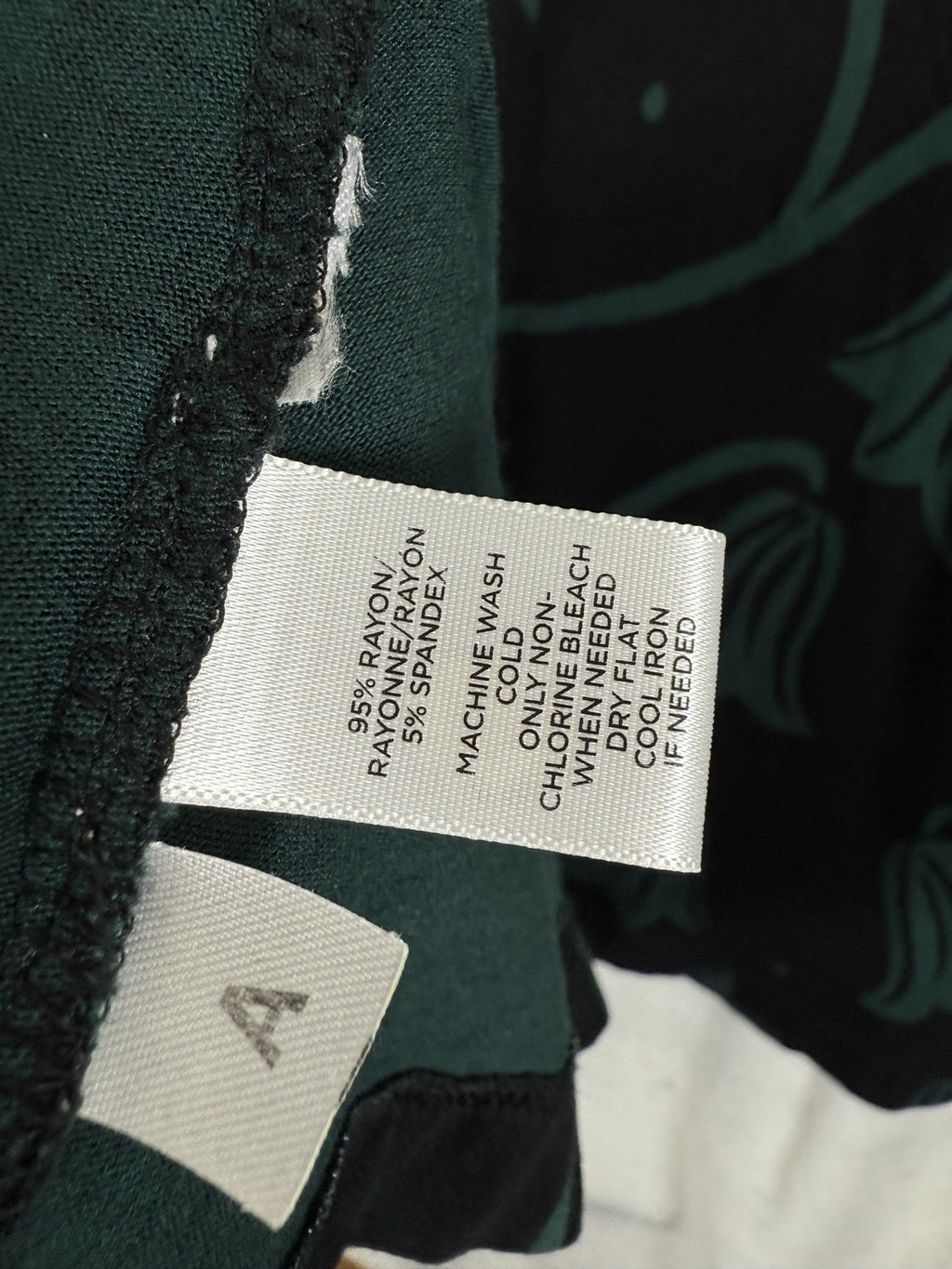 Ann Taylor Loft Dress Medium Jersey Knit Sleeveless Swing Black Floral Womens