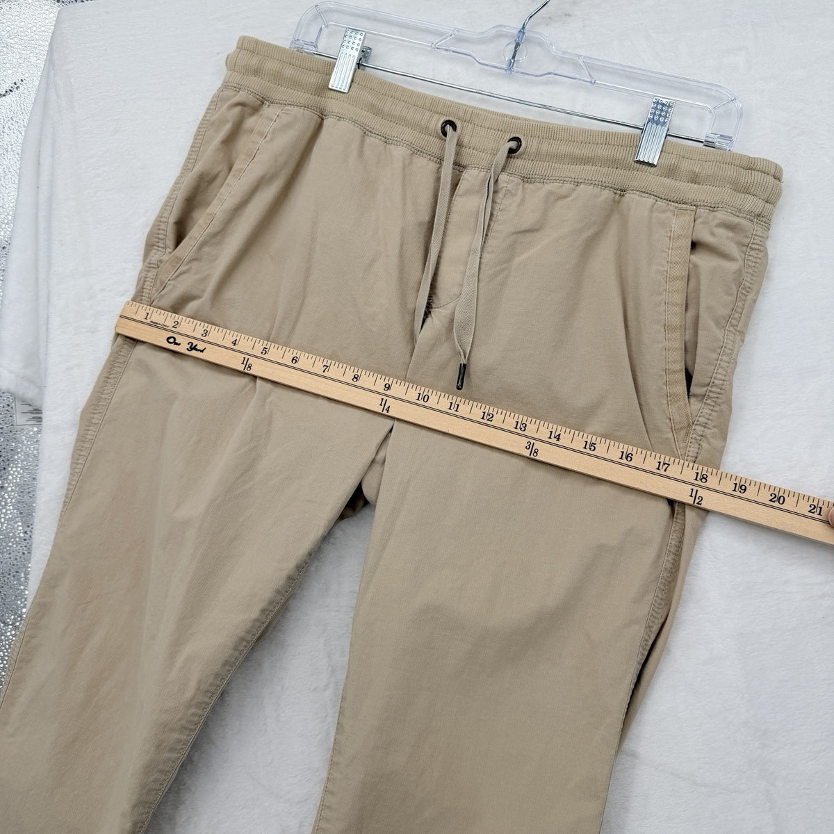 LL Bean Ripstop Capri Pants Medium Petite Womens Pull On Beige