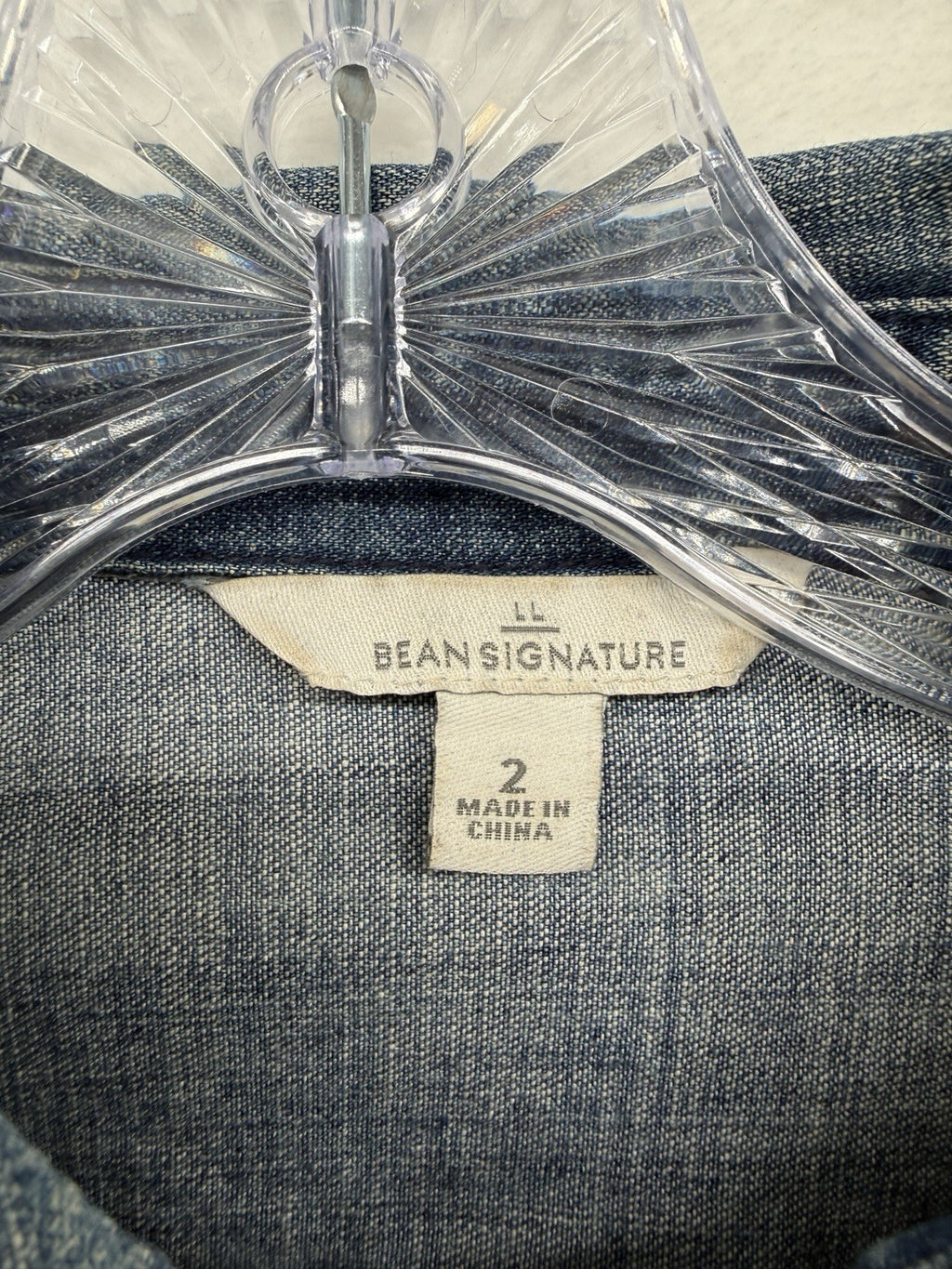 LL Bean Signature Denim Shirt Womens 2 Blue Long Sleeve Button Down