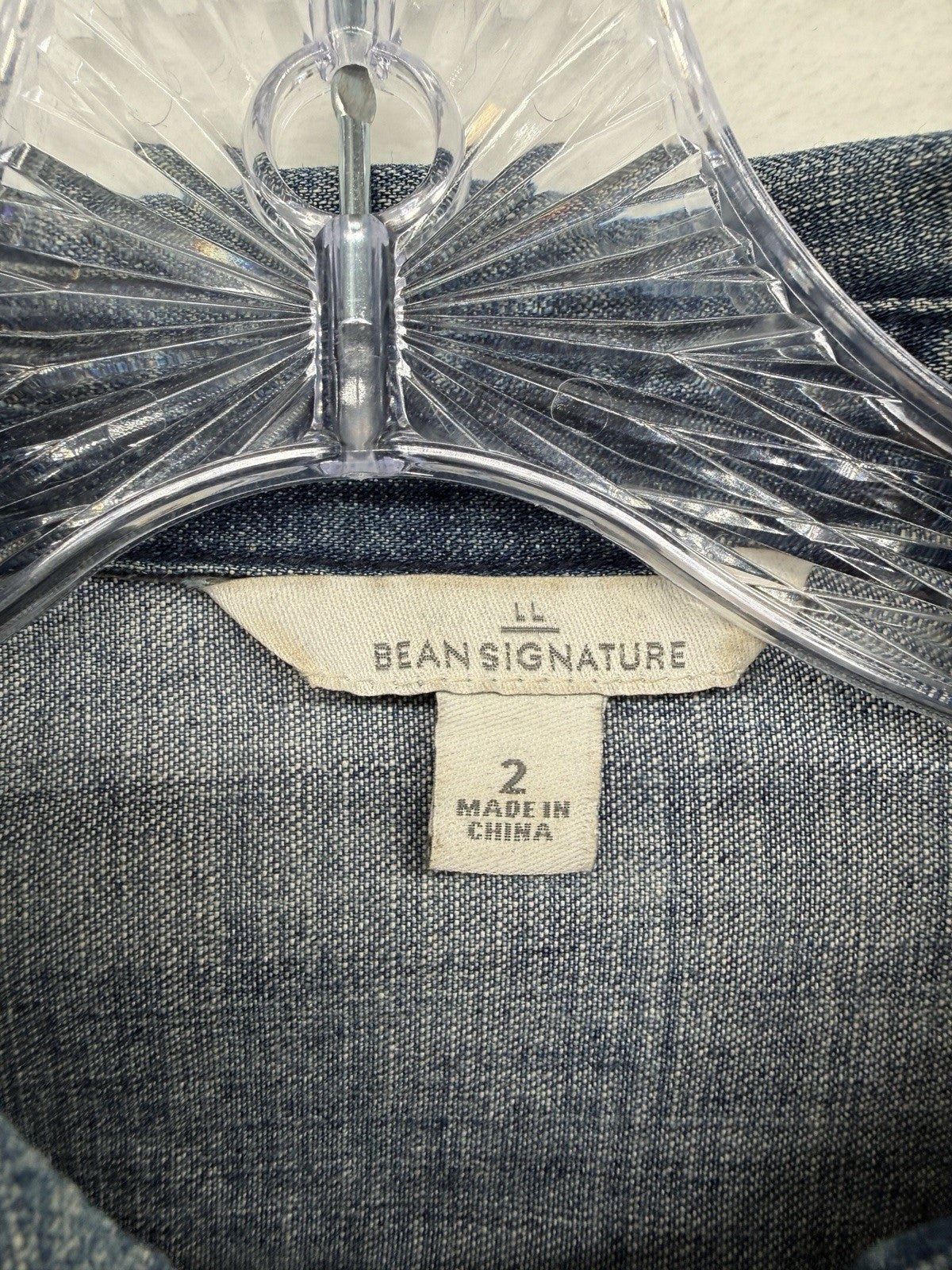 LL Bean Signature Denim Shirt Womens 2 Blue Long Sleeve Button Down