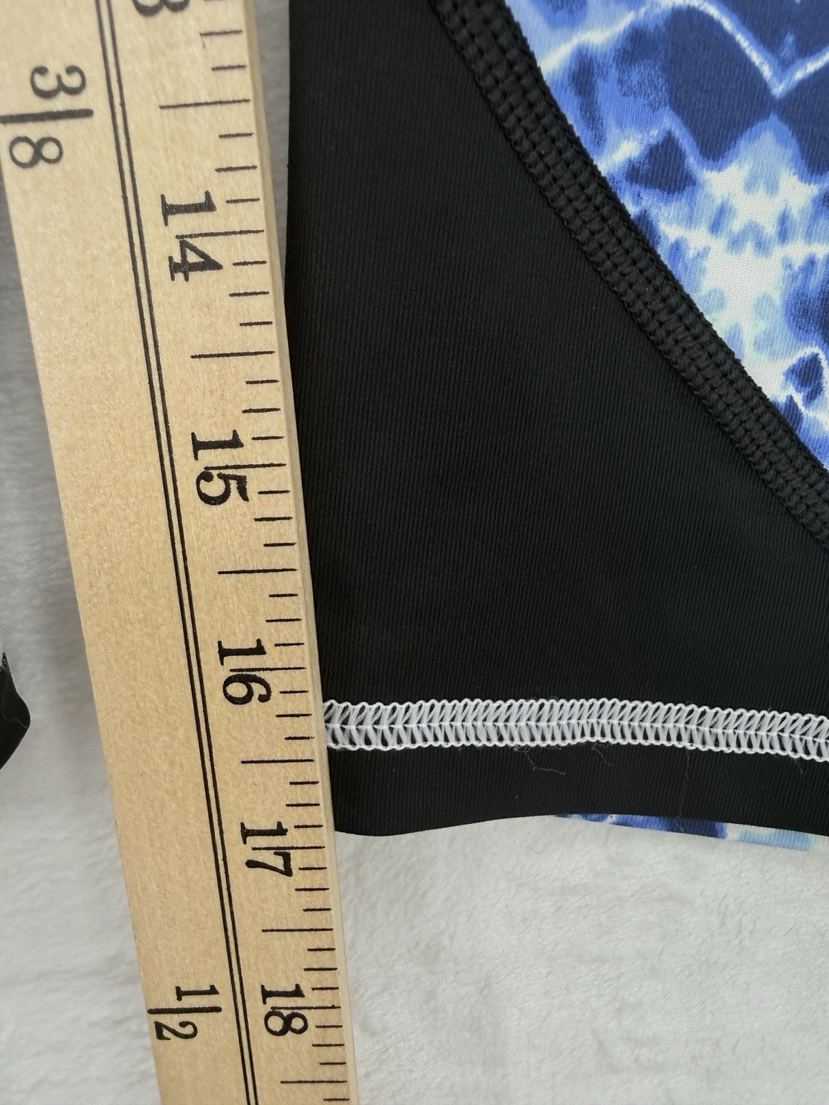 Victoria’s Secret Sport Medium Knockout Leggings Blue Tie Dye Capri Womens VSX