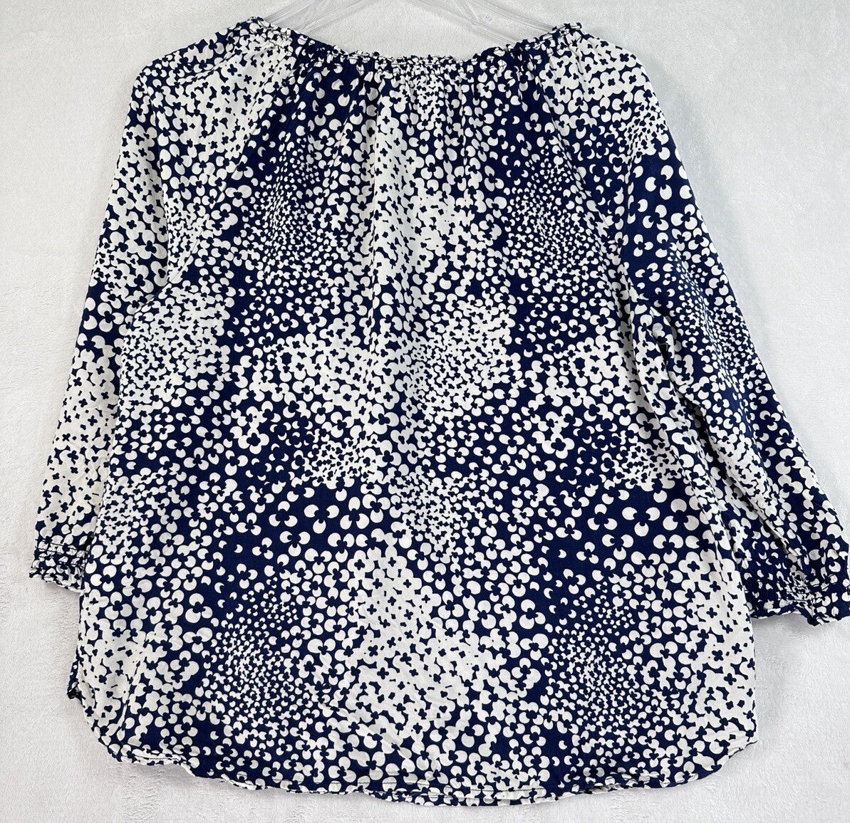 Talbots Medium Top Blue Blouse Abstract Clover Lightweight Rayon Womens Shirt