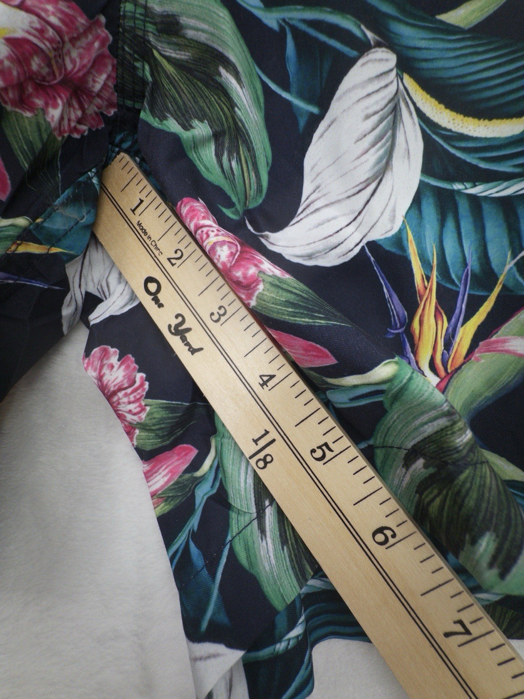 Blue Wave Swim Trunks Medium Mens Black Floral Swimsuit Lined Pockets 6” New