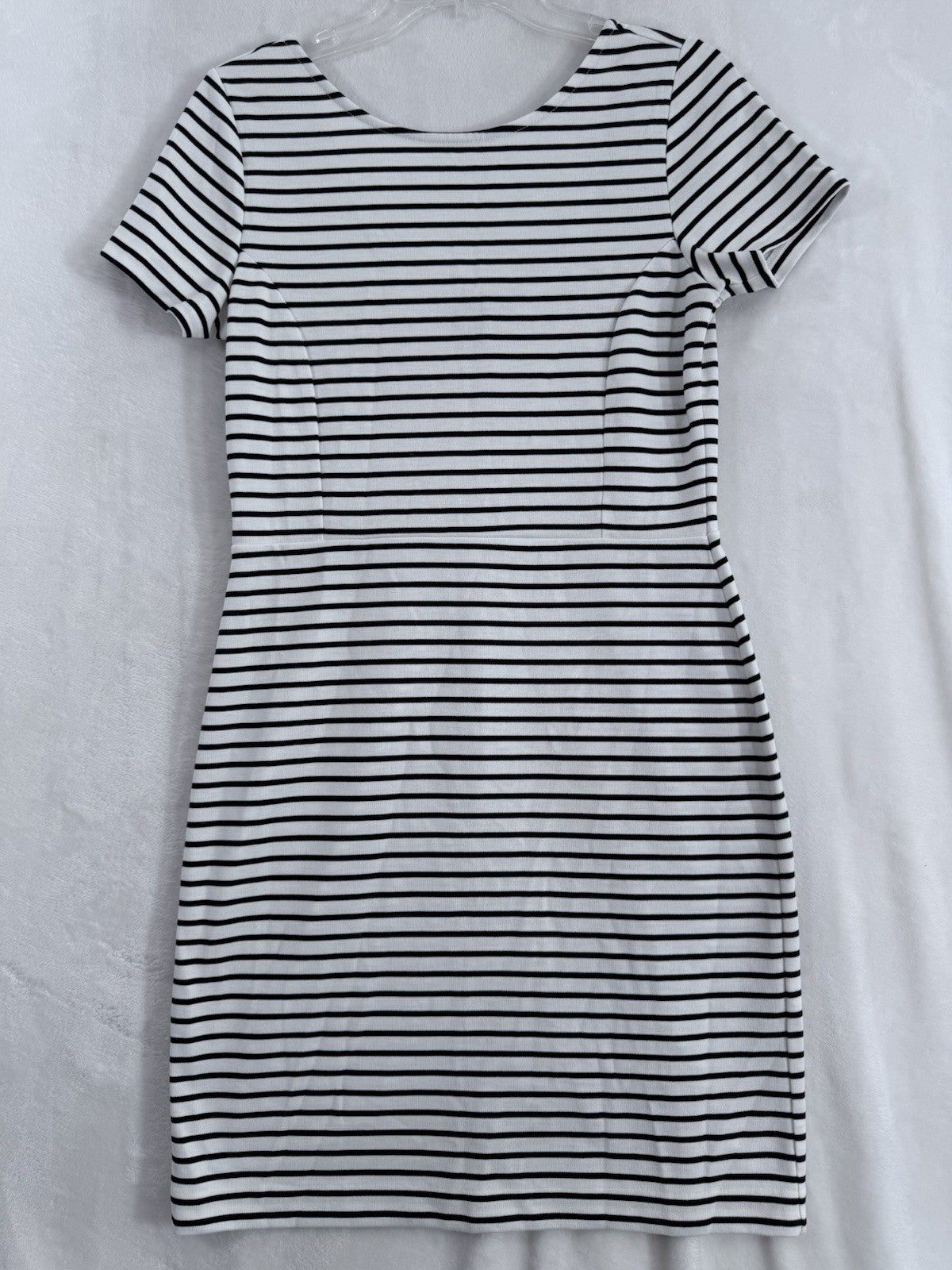 Banana Republic Dress 8 Black White Striped Knit Short Sleeve Womens
