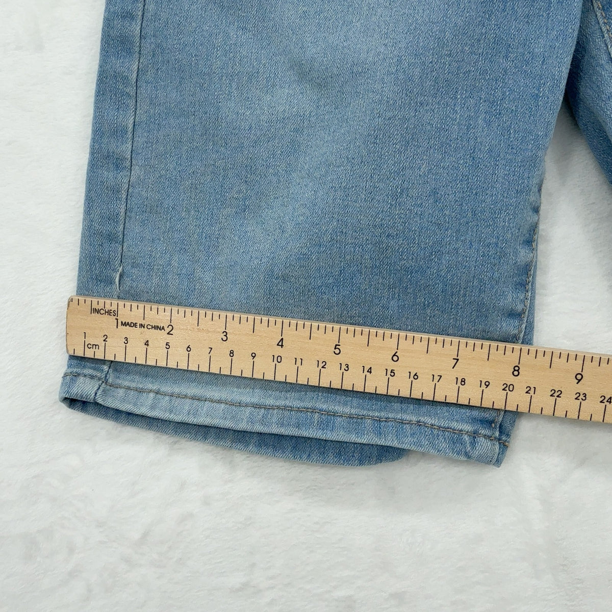Levi's Shaping Bermuda Shorts 27 Womens Light Blue Jean Denim 9.5”