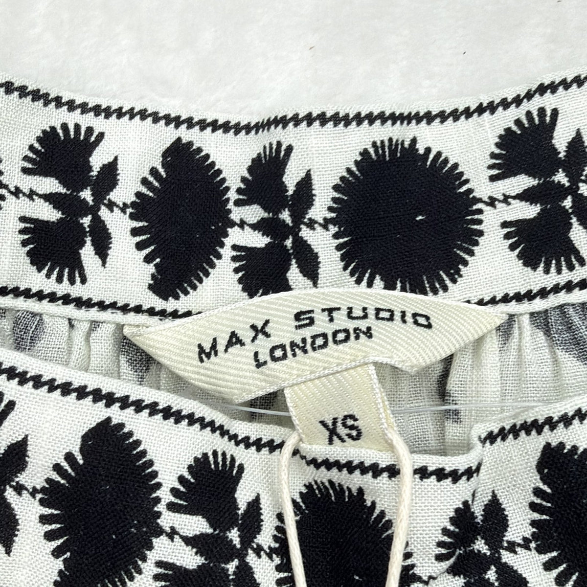 Max Studio London Top XS Flutter Sleeve White Black Floral Embroidered New NWT
