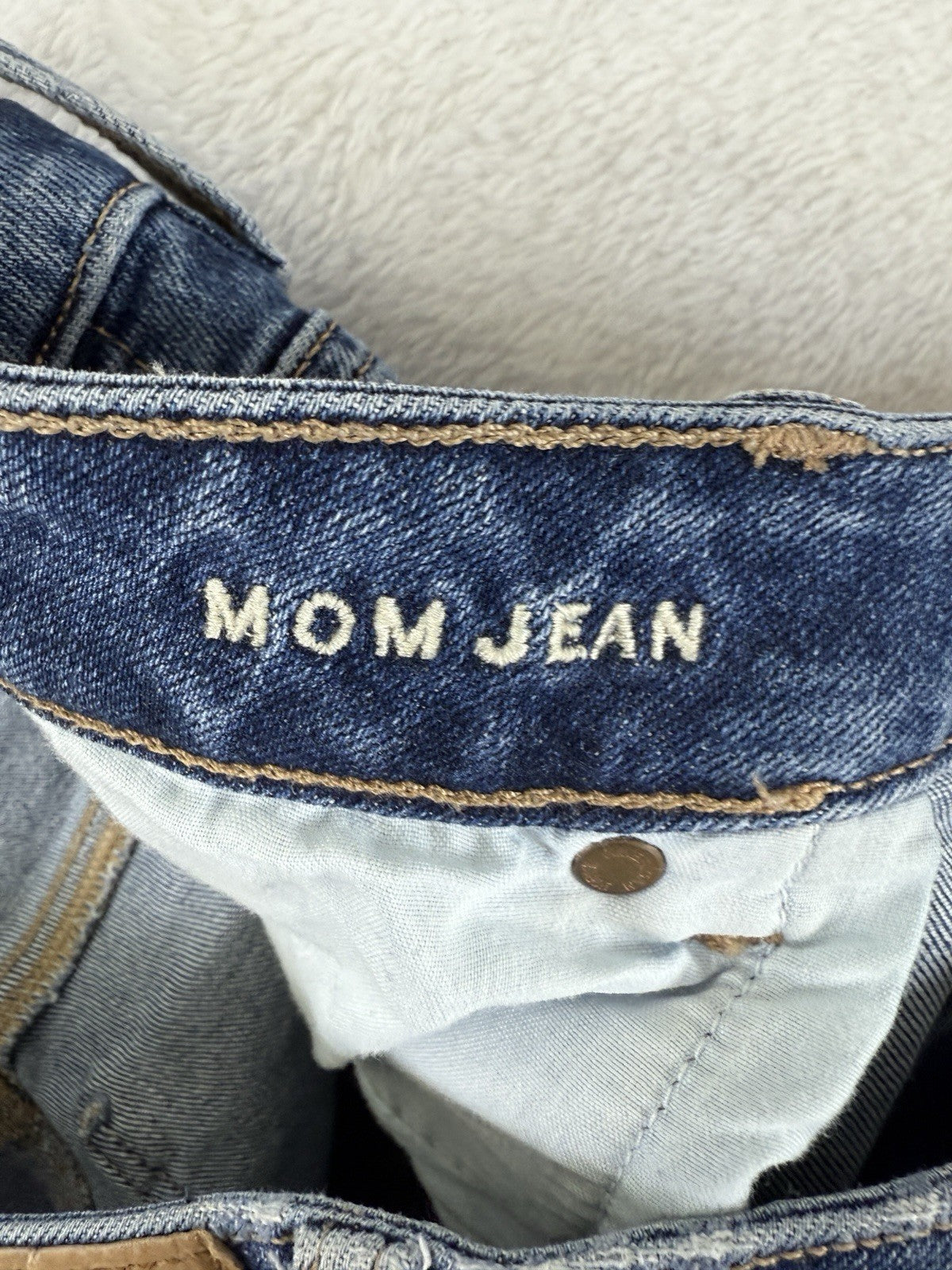 American Eagle Mom Jeans 10 Short Womens High Rise Blue