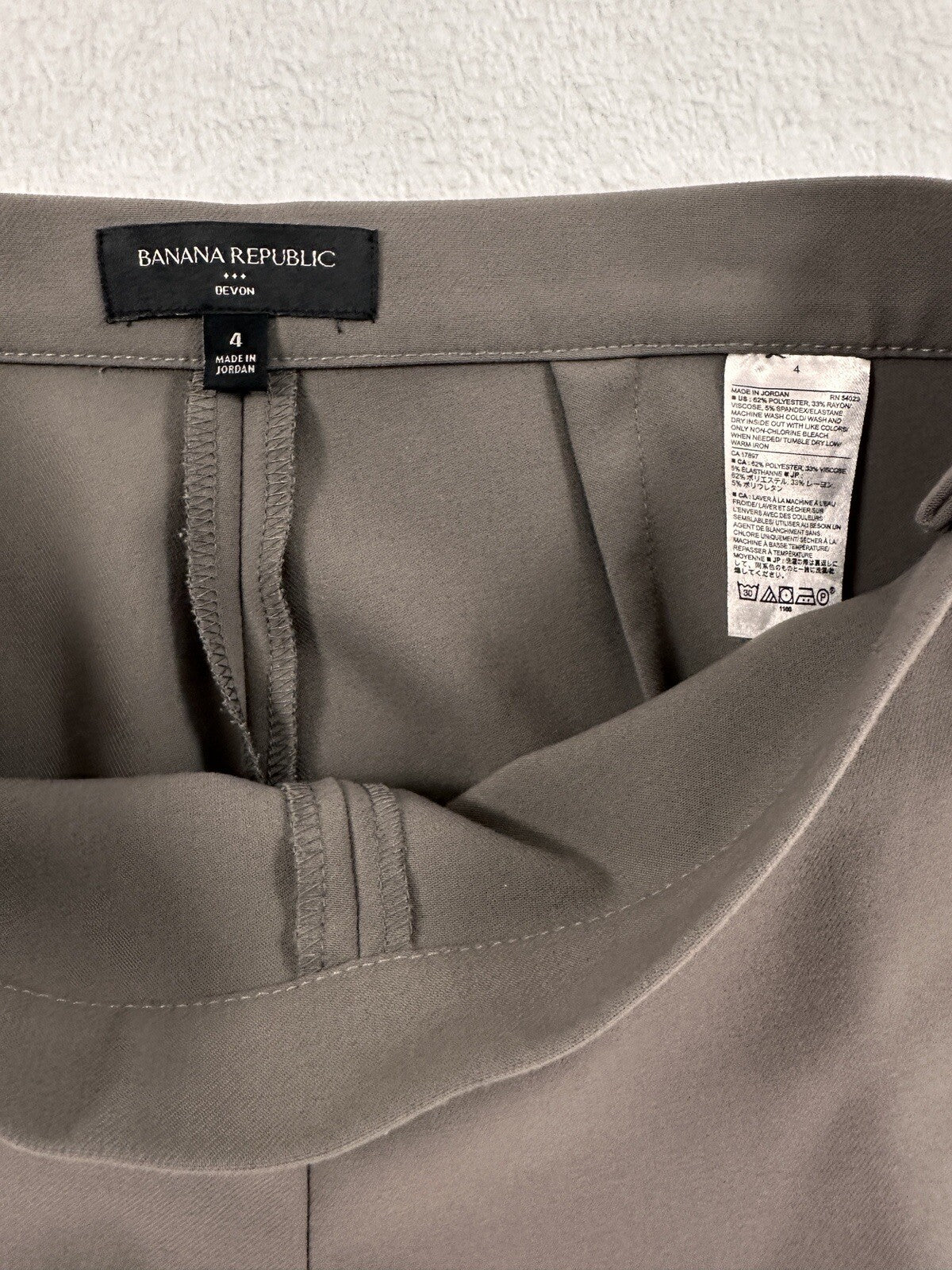 Banana Republic Devon Pants Size 4 Gray Beige Ankle Womens