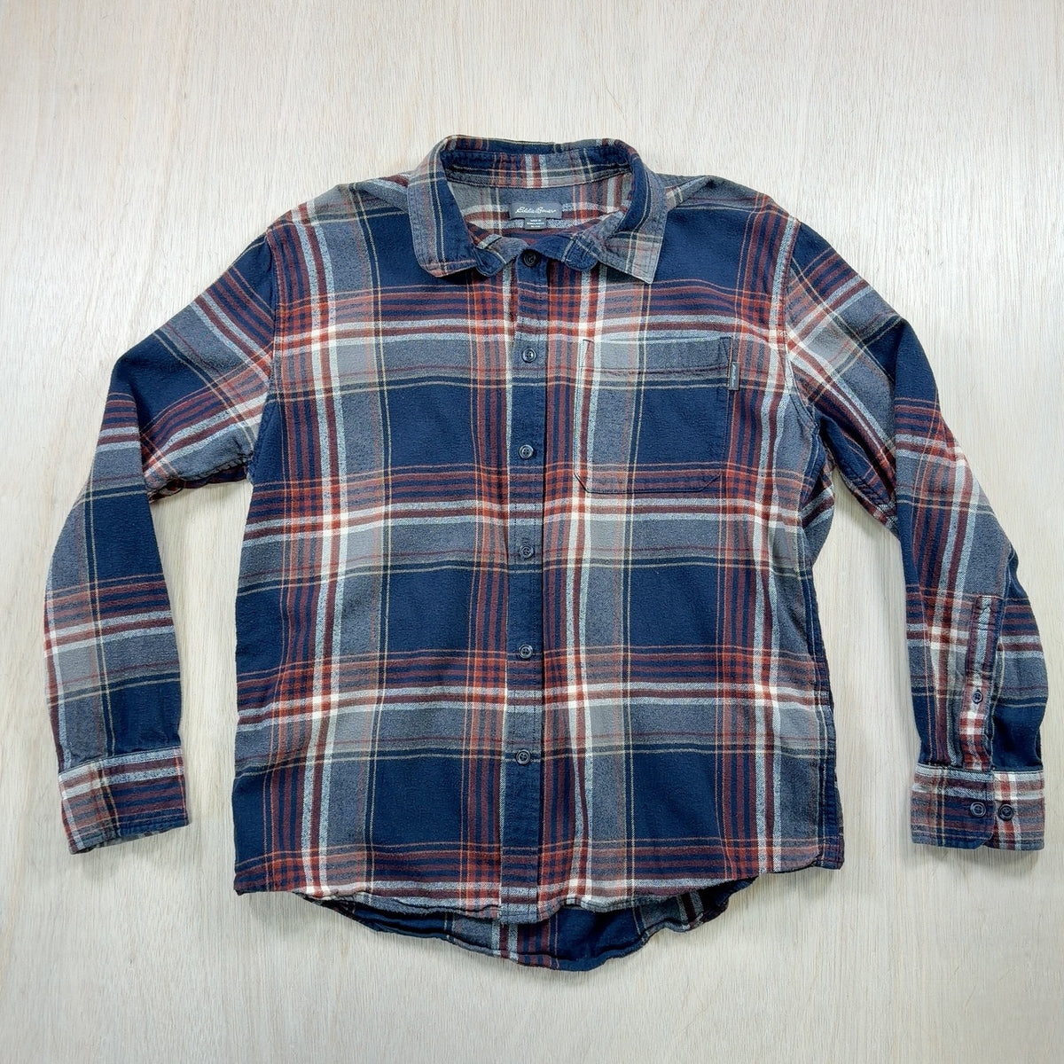 Eddie Bauer Flannel Shirt XL Navy plaid 100% cotton chest pocket button front