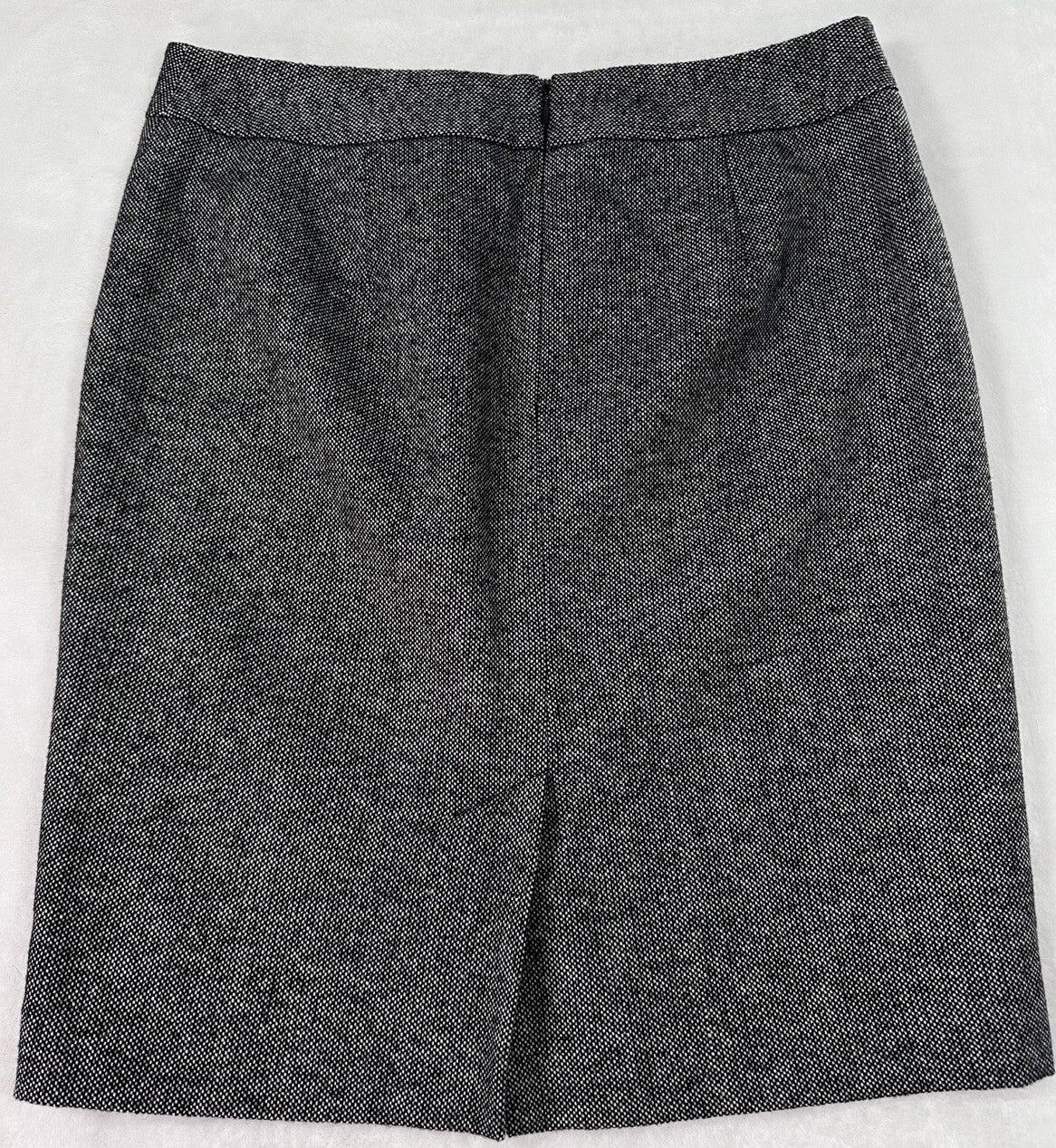 Ann Taylor Skirt Size 4 Petite 4P Wool Blend Black Tweed Pencil Knee Length