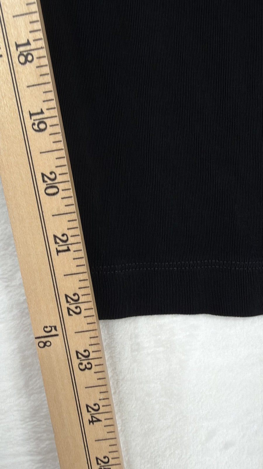 Chicos Travelers Size 1 Wide Leg Capri Pants Medium Womens Black Pull On Acetate