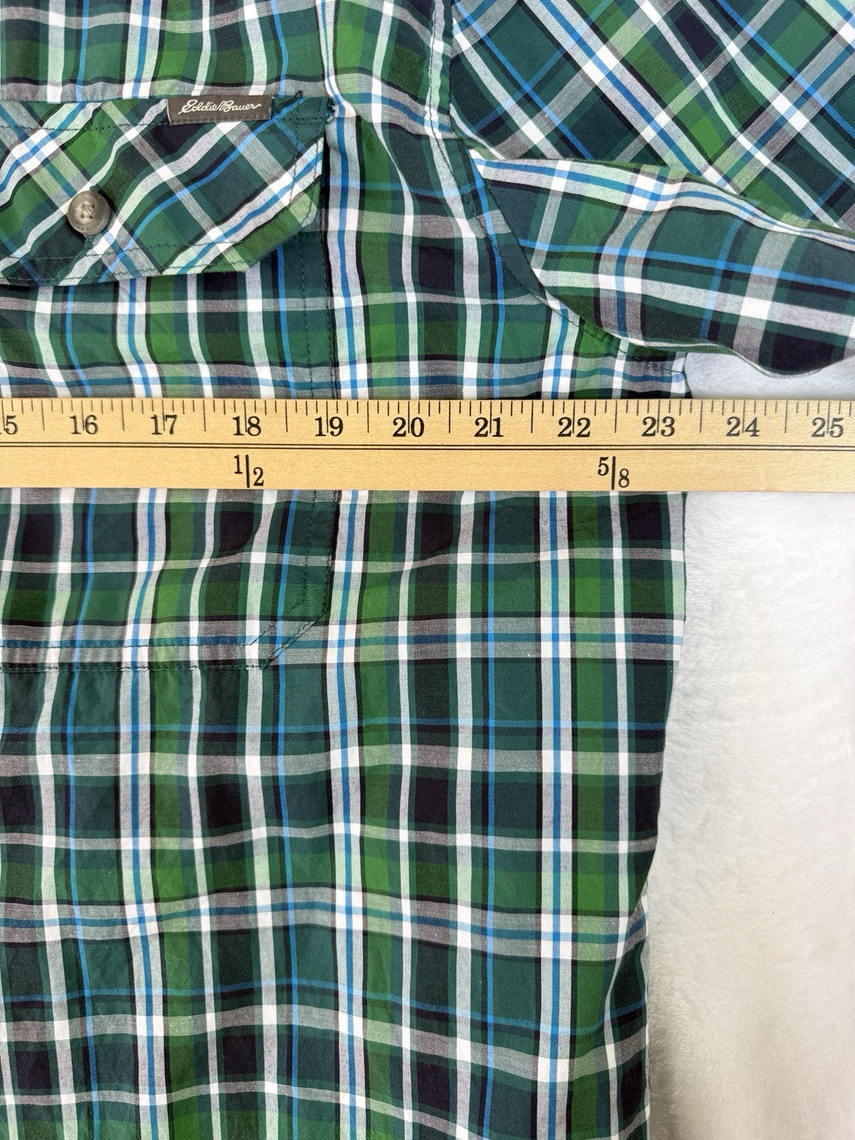 Eddie Bauer XL Short Sleeve Shirt Green Blue Button Up Lightweight