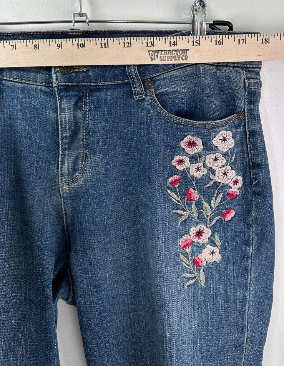 Liz Claiborne Jeans 8 Embroidered Flowers Medium Wash Blue Womens