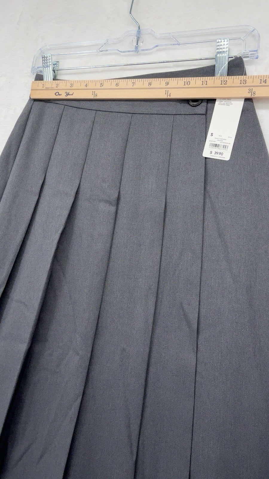 GU Wrap Pleated Midi Skirt Small Women Gray Uniqlo Dark Academia Hipster New NWT