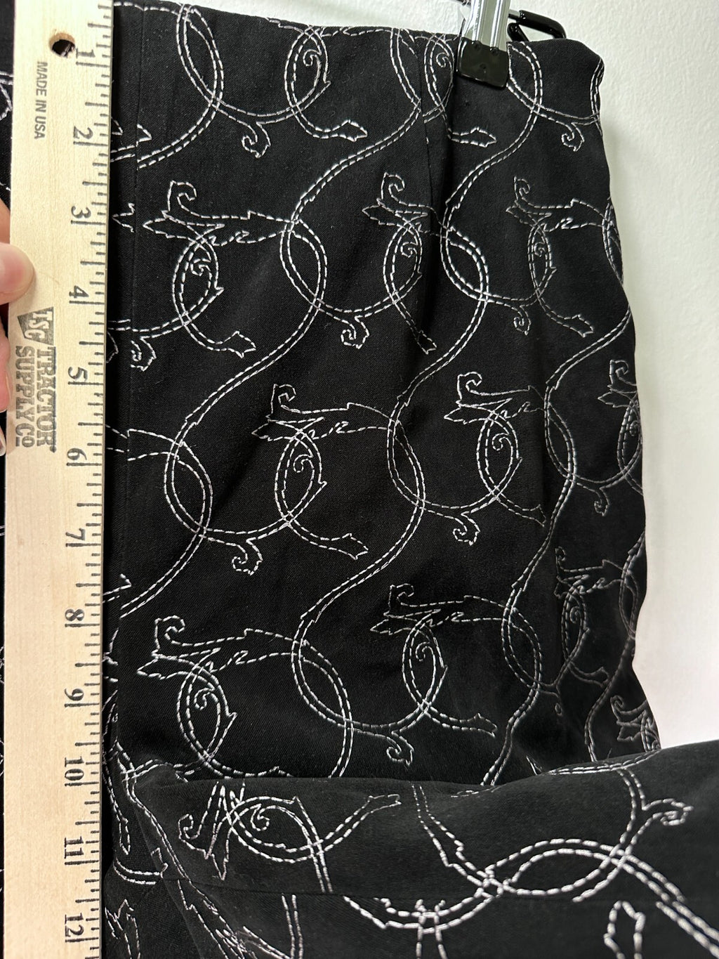 Talbots Pants 10 Petite Black Floral Embroidered Ankle Pants 10P Lined Womens