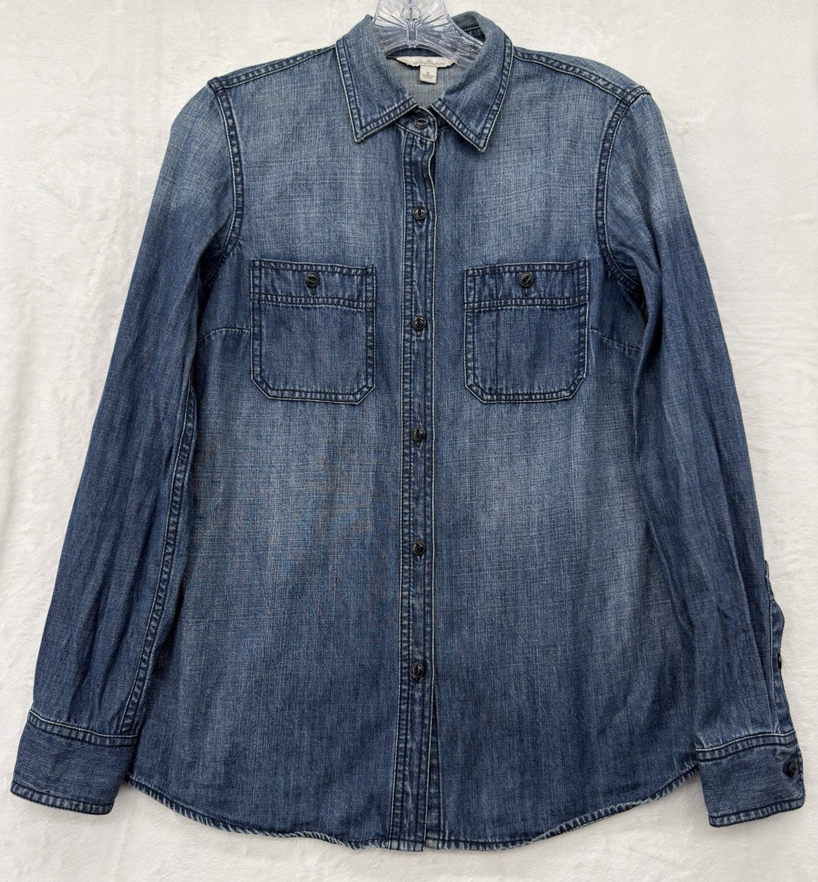 LL Bean Signature Denim Shirt Womens 2 Blue Long Sleeve Button Down