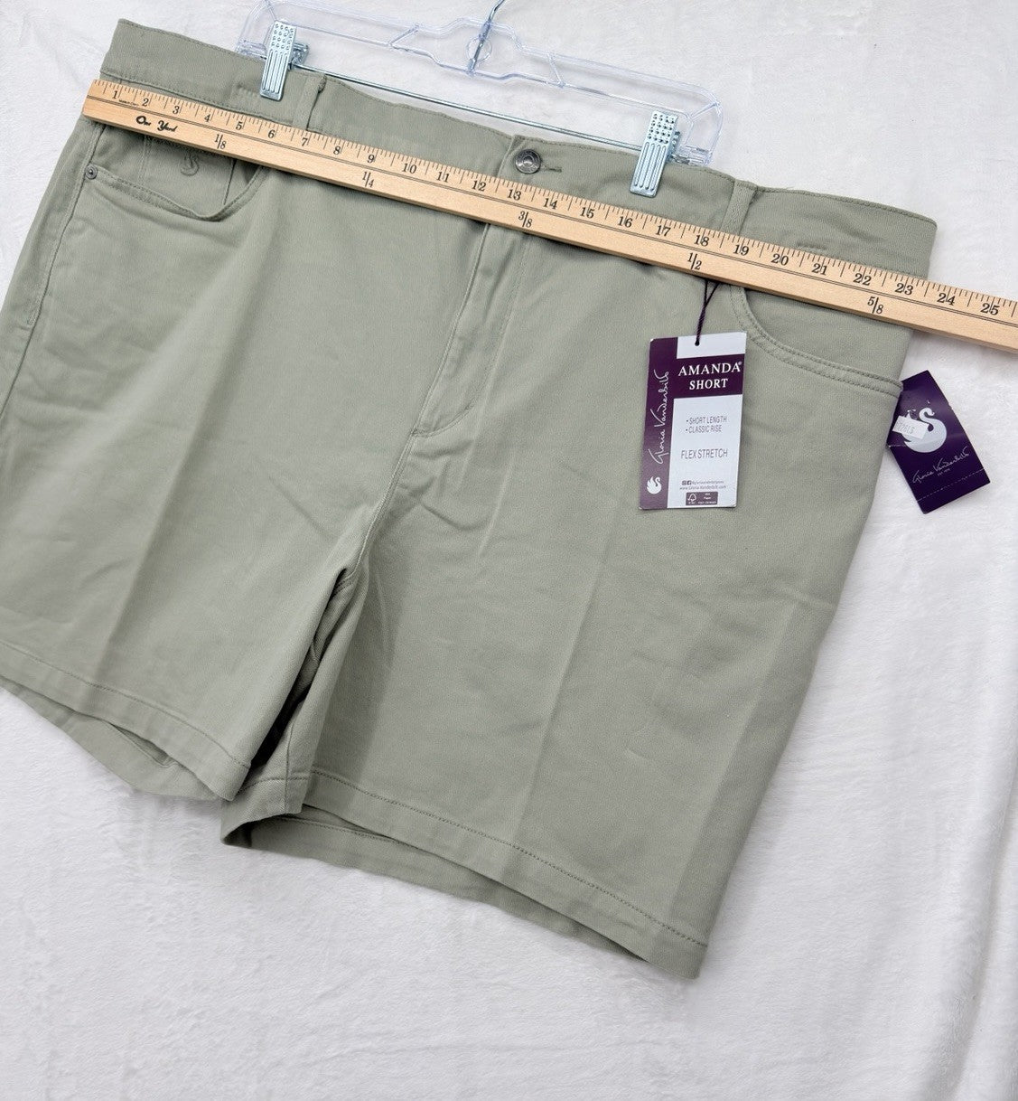 Gloria Vanderbilt Amanda Shorts 24W Jean Green Denim Slimming Effect Women New