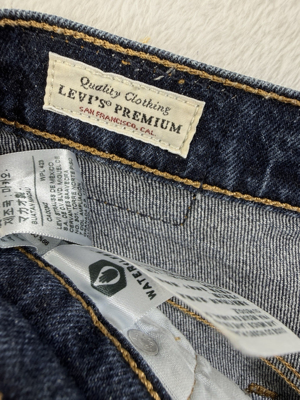 Levis 501 Jean Shorts Women 27 Button Fly Fringe 3” Blue Denim Premium Jeans