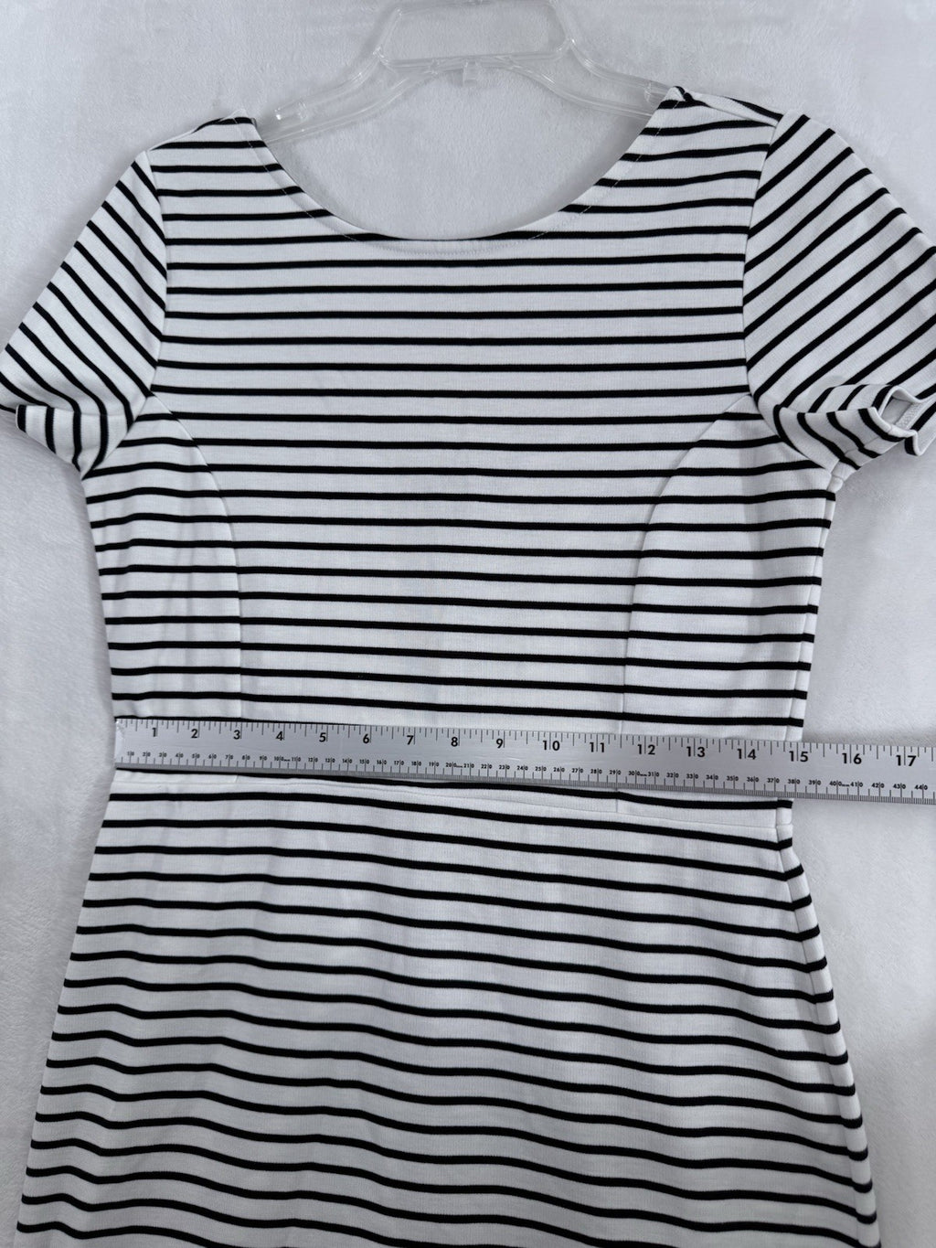 Banana Republic Dress 8 Black White Striped Knit Short Sleeve Womens