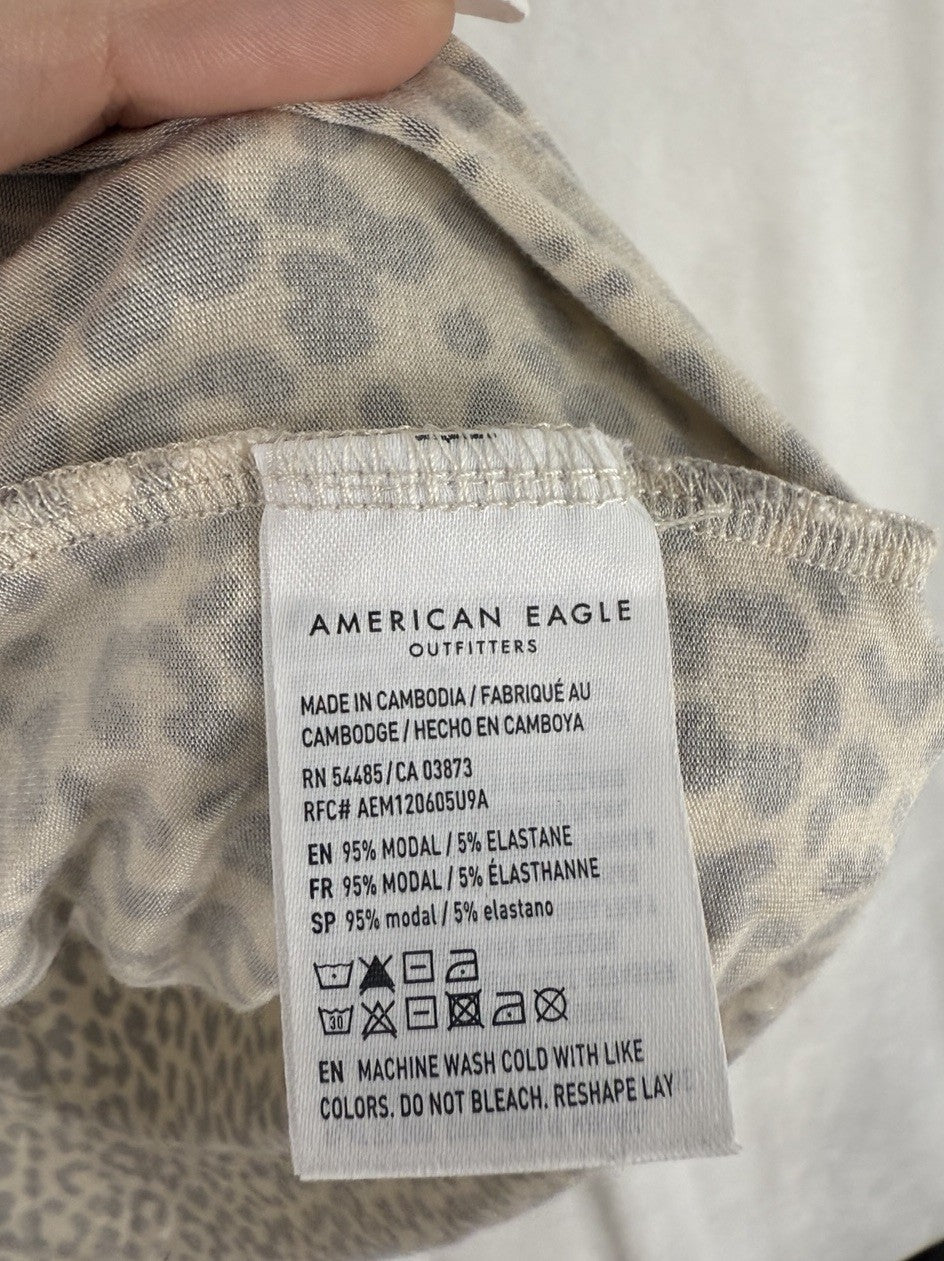 American Eagle Soft Sexy Tee Large Short Sleeve Gray Cheetah Animal Print Top