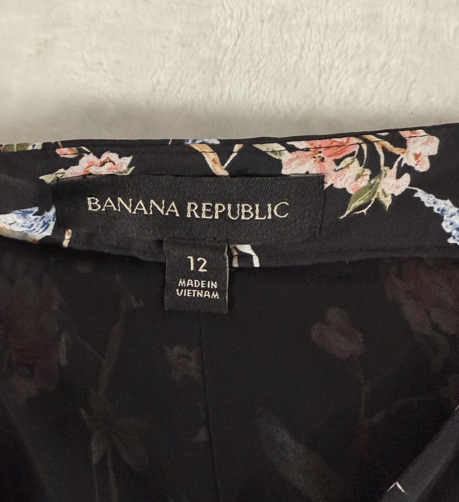 Banana Republic Midi Skirt 12 Black Bird Floral Print Soft Satin Pleated Womens