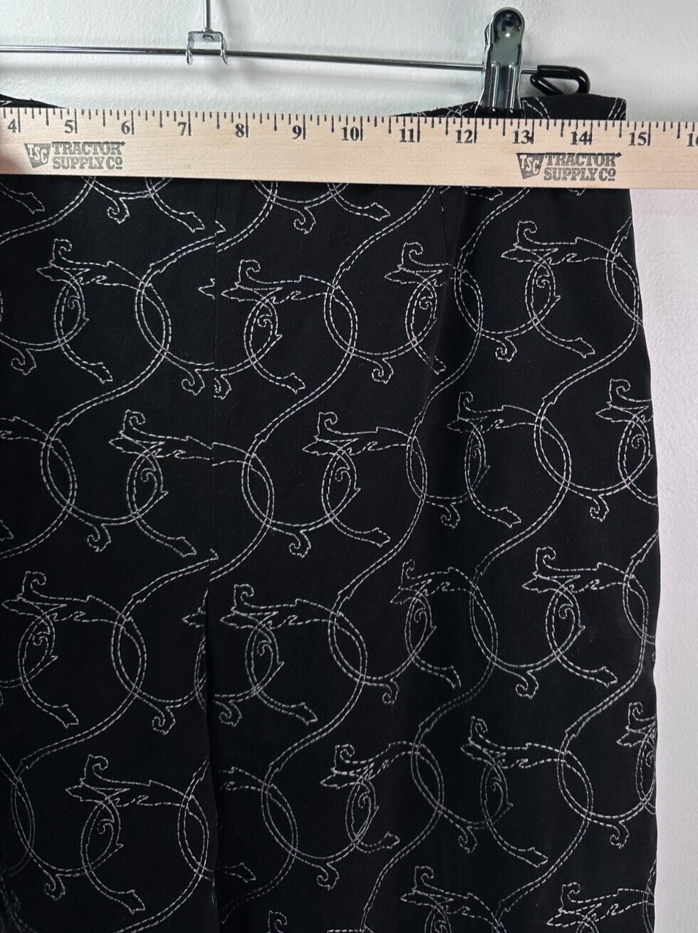 Talbots Pants 10 Petite Black Floral Embroidered Ankle Pants 10P Lined Womens